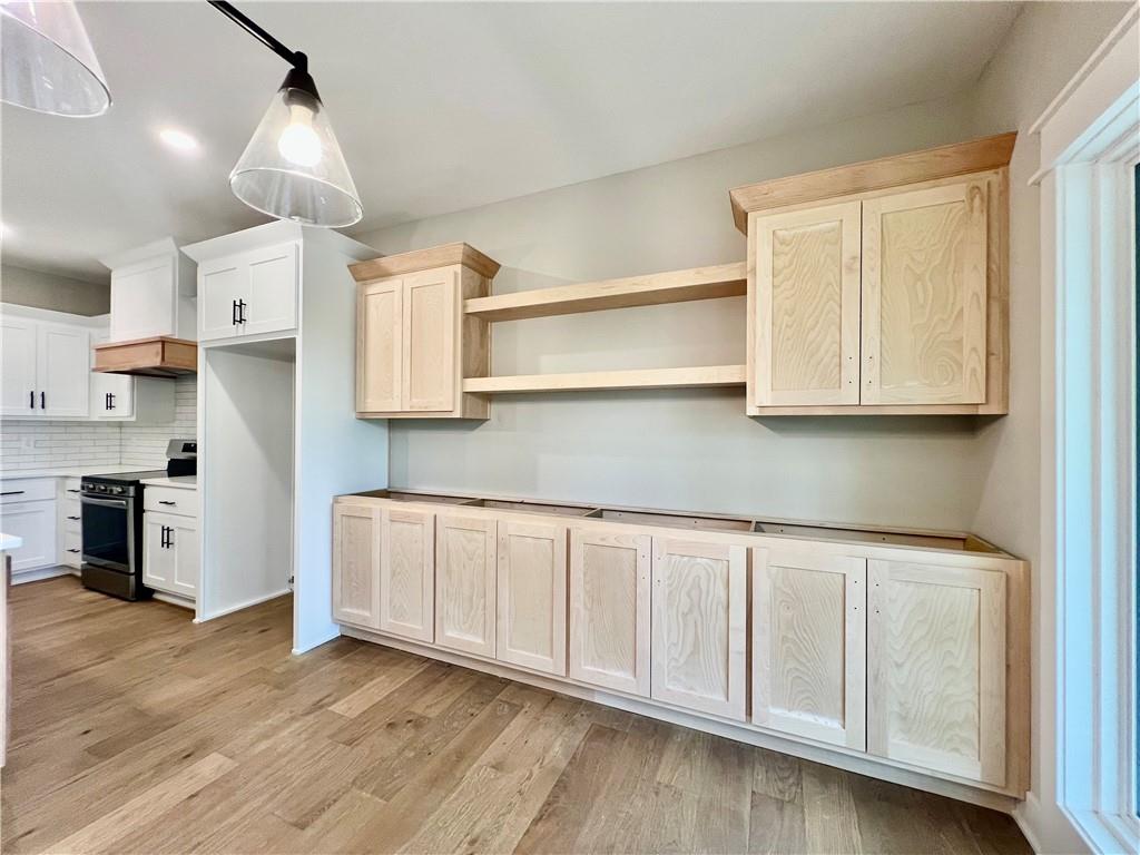 Homes for Sale in Liberty, MO 64068 | 1980  Longview Drive