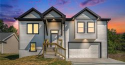 Homes for Sale in Smithville, MO 64089 | 523  Hawthorne Street