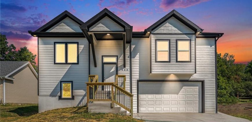 Homes for Sale in Smithville, MO 64089 | 523  Hawthorne Street