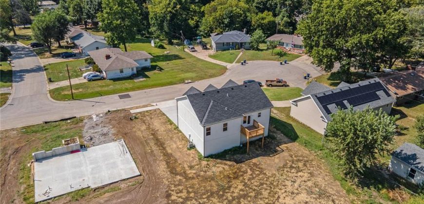 Homes for Sale in Smithville, MO 64089 | 523  Hawthorne Street