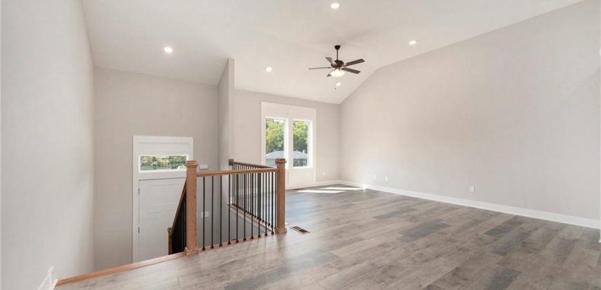 Homes for Sale in Smithville, MO 64089 | 523  Hawthorne Street