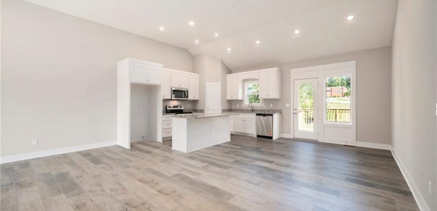 Homes for Sale in Smithville, MO 64089 | 523  Hawthorne Street