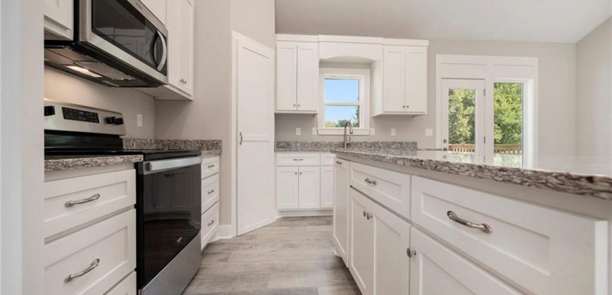 Homes for Sale in Smithville, MO 64089 | 523  Hawthorne Street