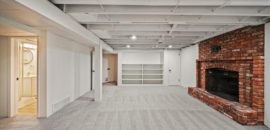 Homes for Sale in Kansas City, MO 64118 | 6805 N Wayne Avenue