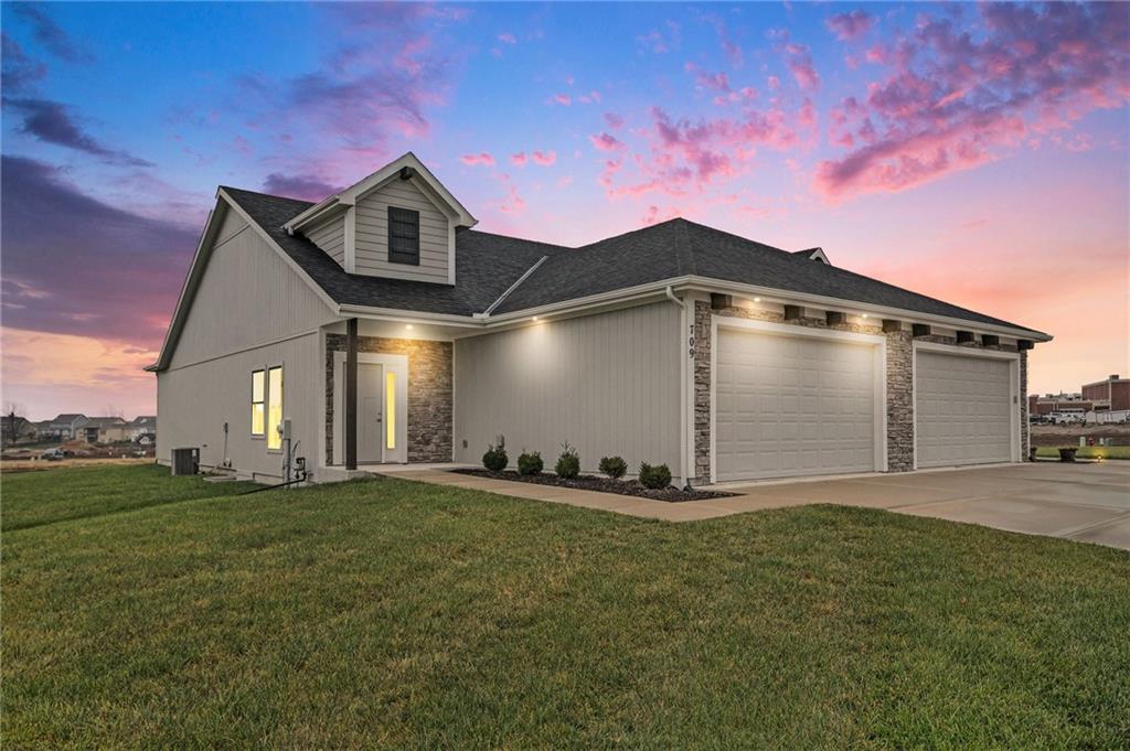 Homes for Sale in Smithville, MO 64089 | 709  Ridge Drive