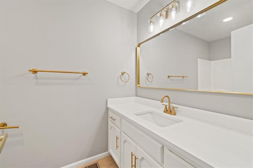 Homes for Sale in Gladstone, MO 64119 | 7109 N Indiana Street