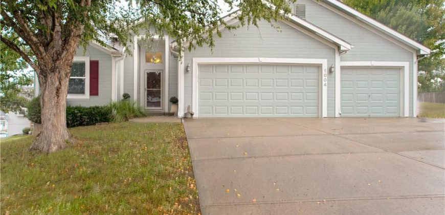 Homes for Sale in Liberty, MO 64068 | 1004  Hackberry Court