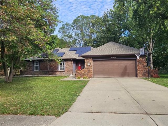 Homes for Sale in Kansas City, MO 64118 | 600 NW 66th Street