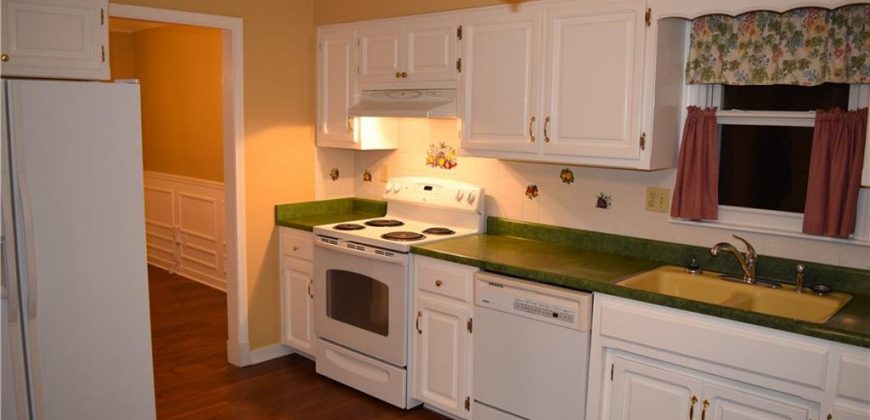 Homes for Sale in Gladstone, MO 64118 | 1612 NE Rosewood Drive