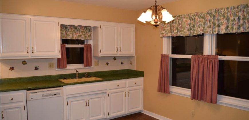 Homes for Sale in Gladstone, MO 64118 | 1612 NE Rosewood Drive