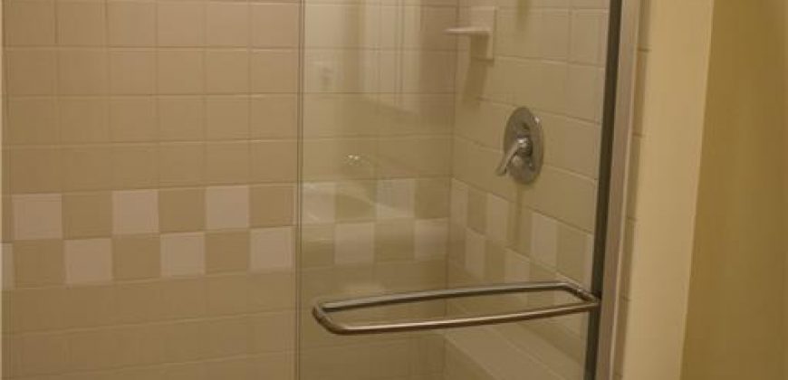 Homes for Sale in Gladstone, MO 64118 | 1612 NE Rosewood Drive