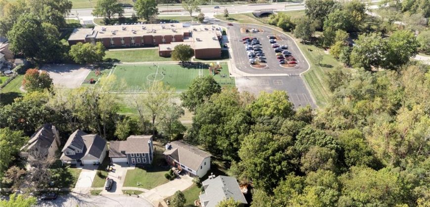 Homes for Sale in Kansas City, MO 64151 | 5826 N Delta Avenue