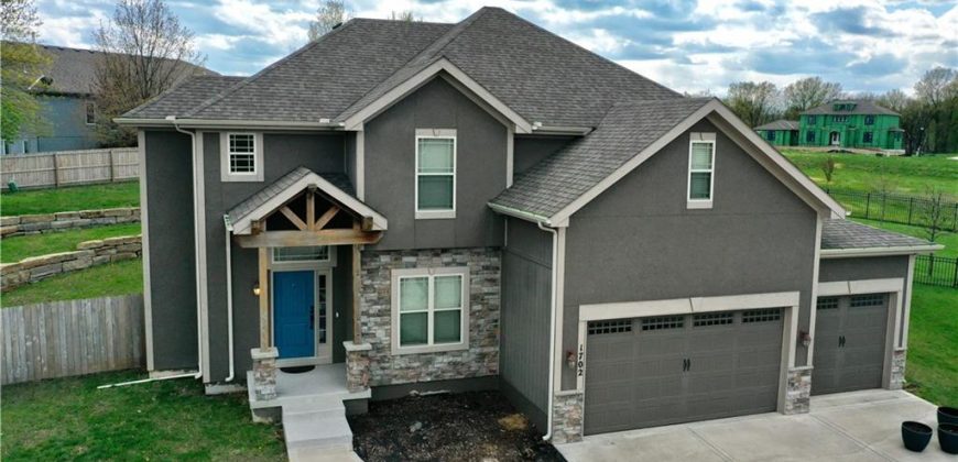 Homes for Sale in Kearney, MO 64060 | 1702  Bay Court