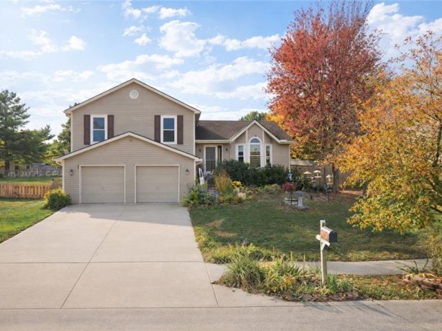 Homes for Sale in Kansas City, MO 64155 | 1423 NE 102ND Terrace