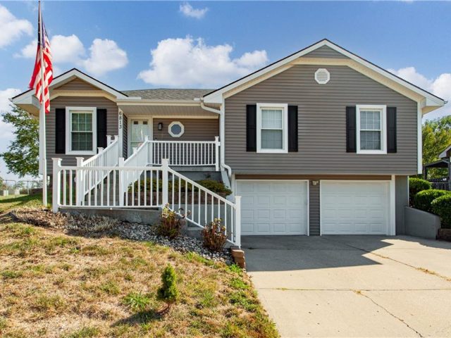 Homes for Sale in Pleasant Valley, MO 64068 | 6813  T Gabbert Drive