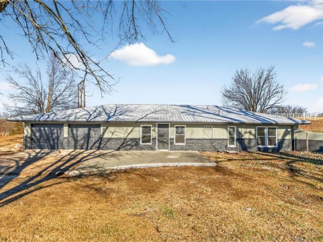 Homes for Sale in Excelsior Springs, MO 64024 | 28200 NE 160th Street