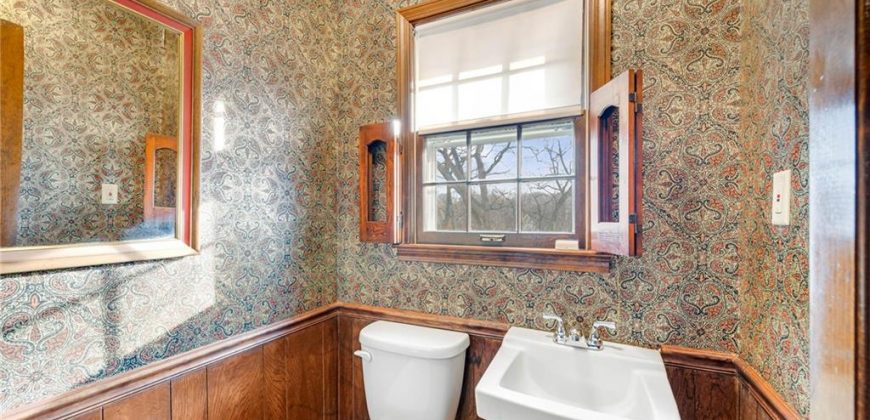 Homes for Sale in Kansas City, MO 64116 | 513 NW Briarcliff Road