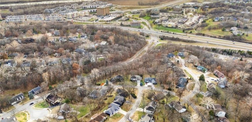 Homes for Sale in Kansas City, MO 64116 | 513 NW Briarcliff Road