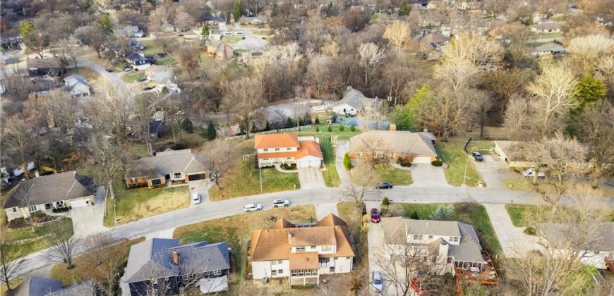 Homes for Sale in Kansas City, MO 64116 | 513 NW Briarcliff Road