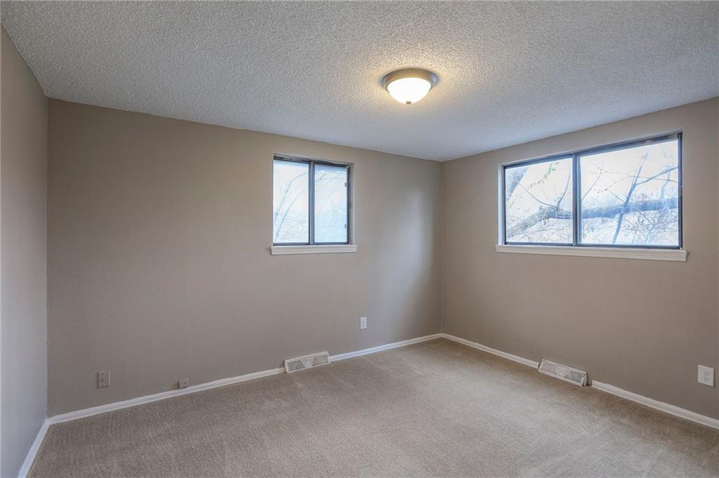 Homes for Sale in Kansas City, MO 64116 | 230 NE Evansdale Road