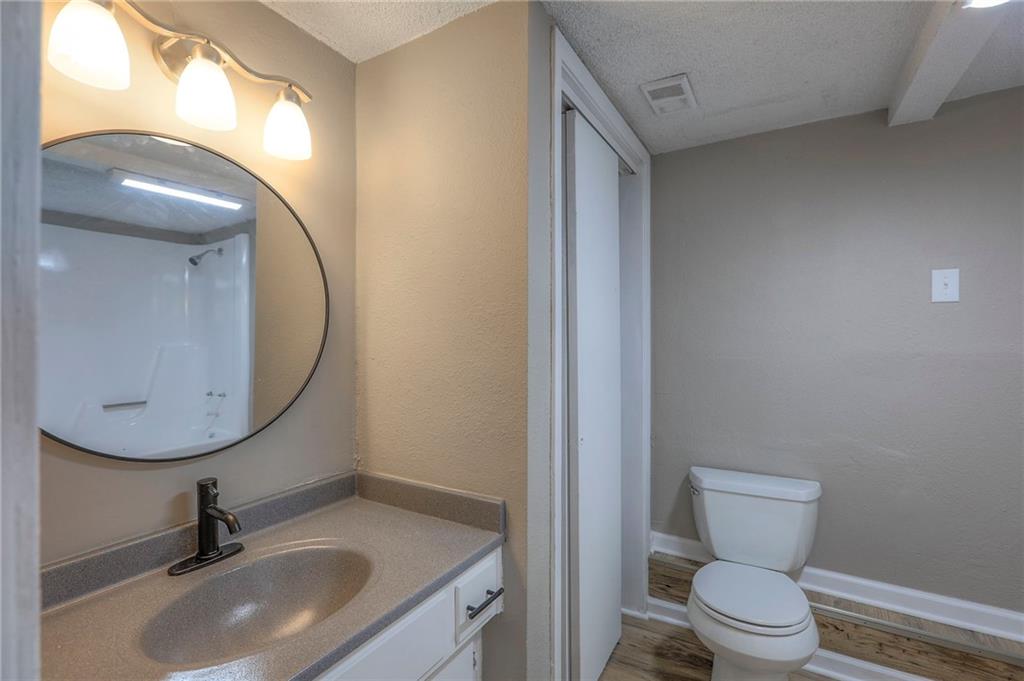 Homes for Sale in Kansas City, MO 64116 | 230 NE Evansdale Road