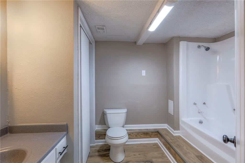 Homes for Sale in Kansas City, MO 64116 | 230 NE Evansdale Road