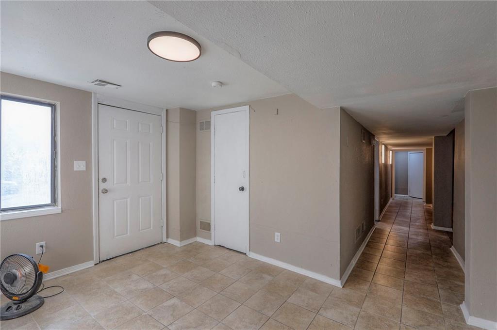 Homes for Sale in Kansas City, MO 64116 | 230 NE Evansdale Road