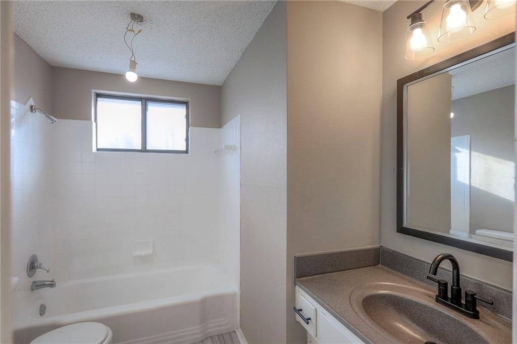 Homes for Sale in Kansas City, MO 64116 | 230 NE Evansdale Road