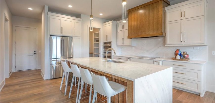 Homes for Sale in Parkville, MO 64152 | 8200  Westlake Drive