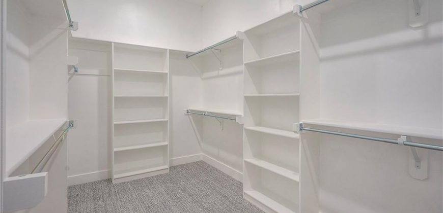 Homes for Sale in Parkville, MO 64152 | 8200  Westlake Drive