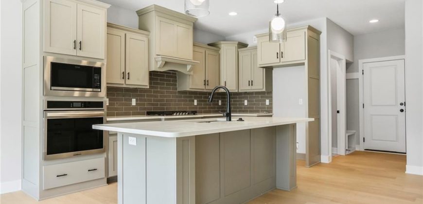 Homes for Sale in Parkville, MO 64152 | 7050 NW Yulich Court