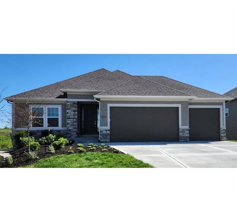 Homes for Sale in Kansas City, MO 64153 | 8216 NW 89th Terrace