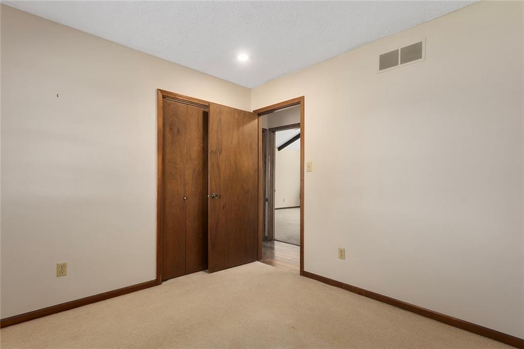 Homes for Sale in Liberty, MO 64068 | 2120  Pin Oak Drive