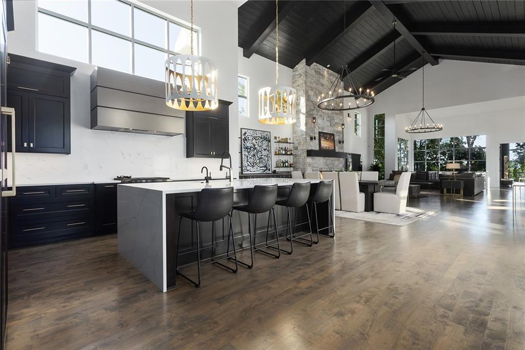 Homes for Sale in Parkville, MO 64152 | 6949  Watson’s Country Lane