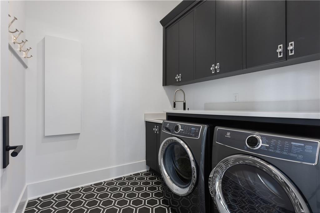 Homes for Sale in Parkville, MO 64152 | 6949  Watson’s Country Lane