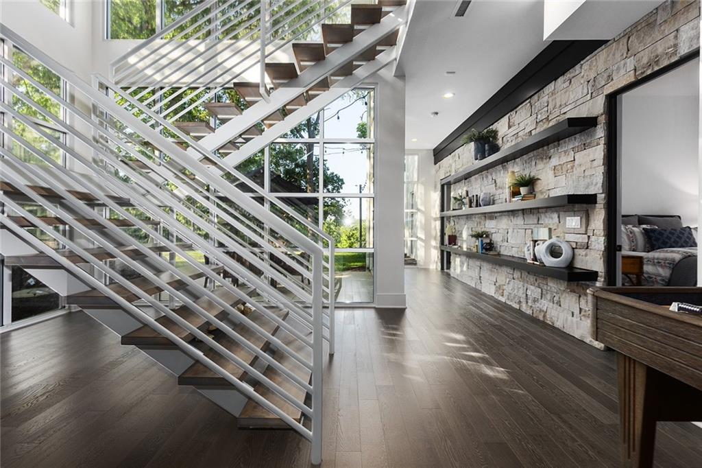 Homes for Sale in Parkville, MO 64152 | 6949  Watson’s Country Lane