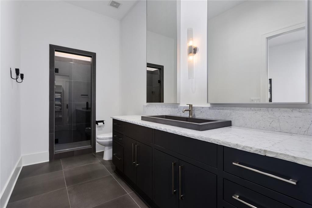 Homes for Sale in Parkville, MO 64152 | 6949  Watson’s Country Lane