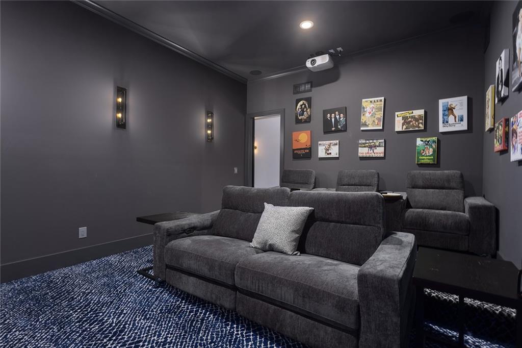 Homes for Sale in Parkville, MO 64152 | 6949  Watson’s Country Lane