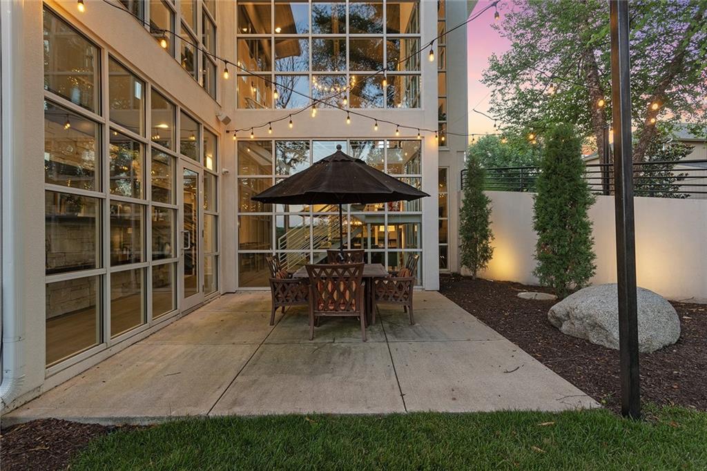 Homes for Sale in Parkville, MO 64152 | 6949  Watson’s Country Lane