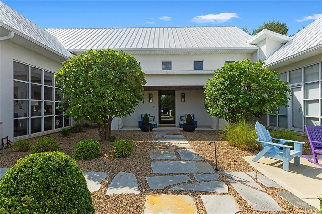 Homes for Sale in Parkville, MO 64152 | 6949  Watson’s Country Lane