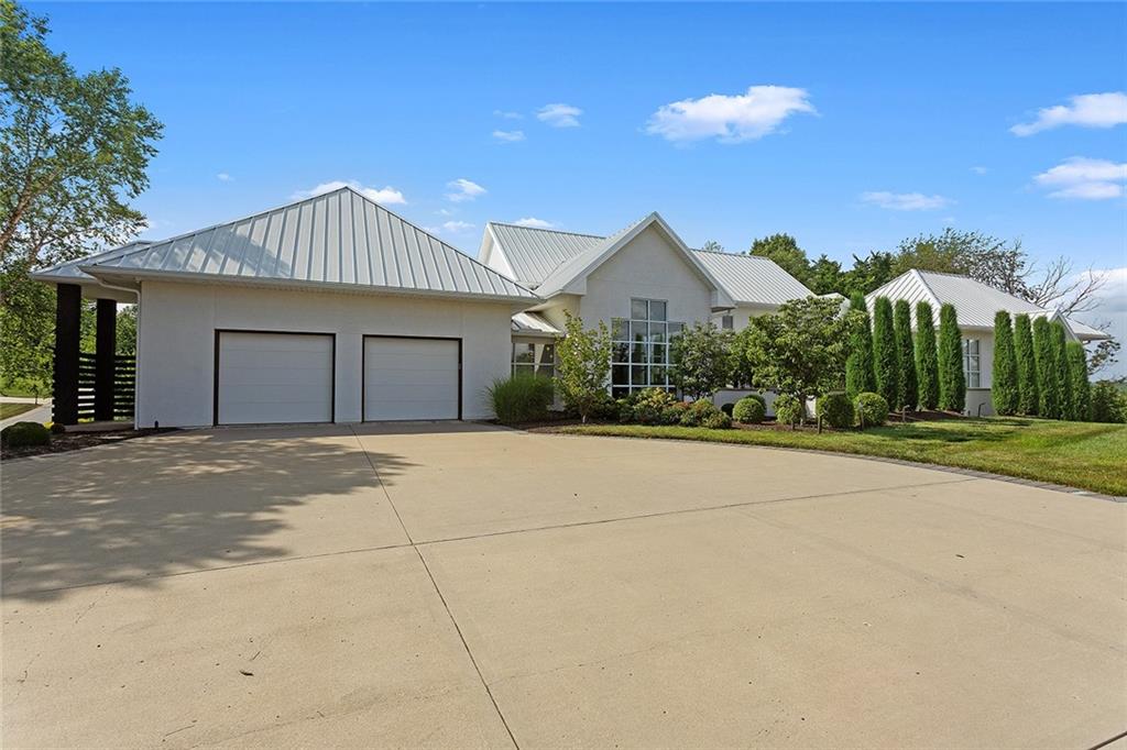 Homes for Sale in Parkville, MO 64152 | 6949  Watson’s Country Lane