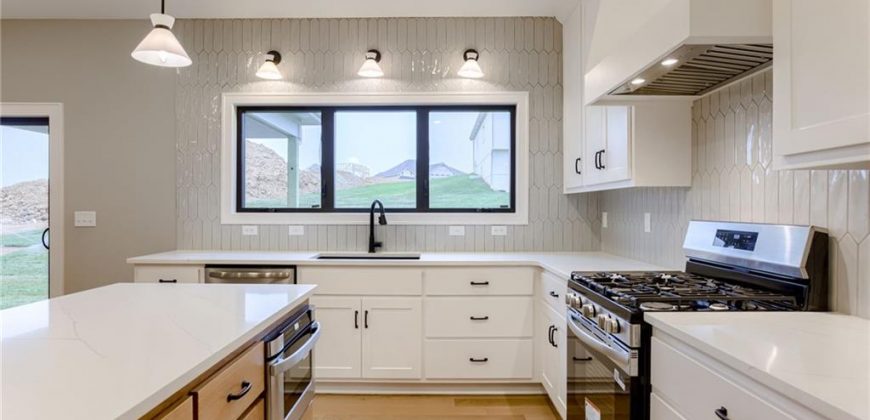 Homes for Sale in Liberty, MO 64068 | 1989  Longview Drive