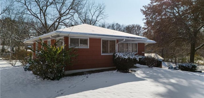 Homes for Sale in Pleasant Valley, MO 64068 | 7019 N Elm Street