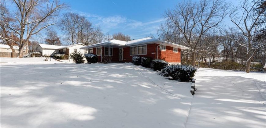 Homes for Sale in Pleasant Valley, MO 64068 | 7019 N Elm Street