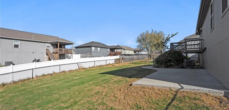 Homes for Sale in Smithville, MO 64089 | 1006  Buttercup Street