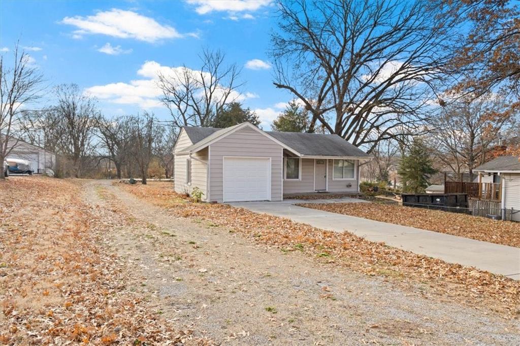 Homes for Sale in Kansas City, MO 64119 | 225 E Whittier Street