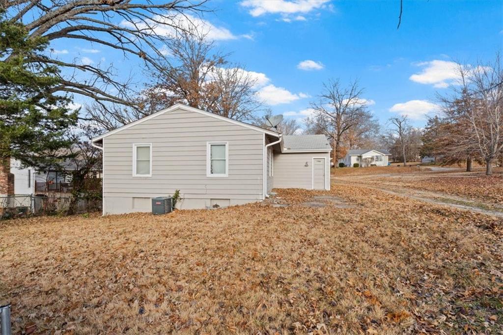 Homes for Sale in Kansas City, MO 64119 | 225 E Whittier Street