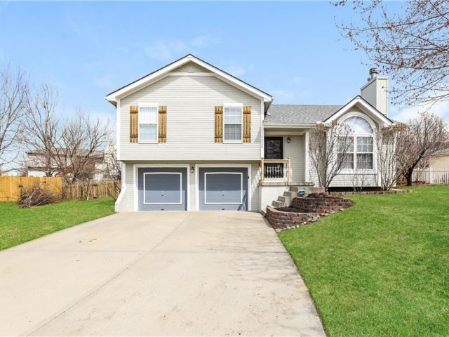 Homes for Sale in Kansas City, MO 64157 | 8424 NE 107th Court