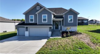 Homes for Sale in Kansas City, MO 64165 | 1222 NE 122nd Street