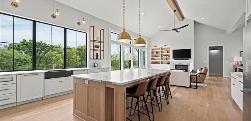 Homes for Sale in Parkville, MO 64152 | 7390 N National Drive